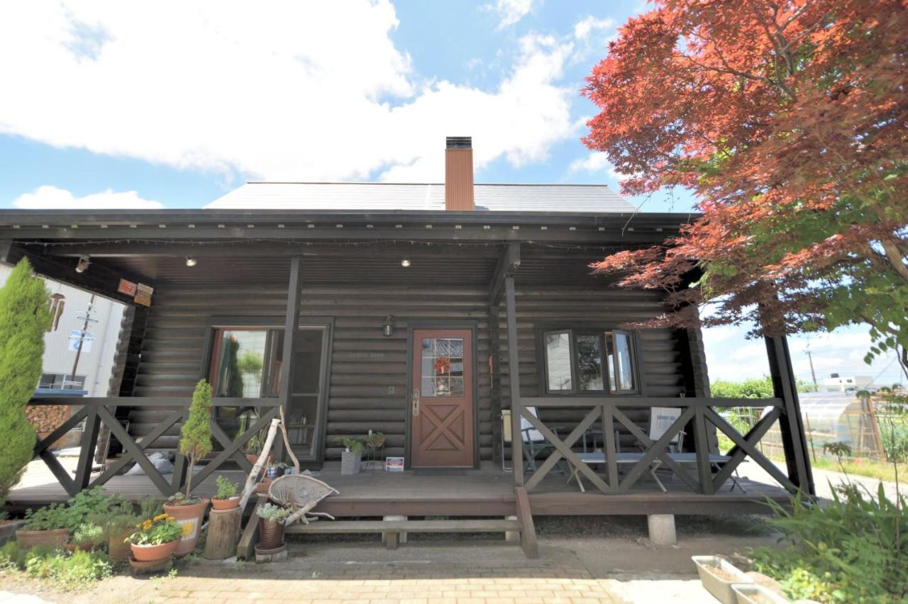 Carrefour Guesthouse カルフール ゲストハウス Toyama Bagian luar foto