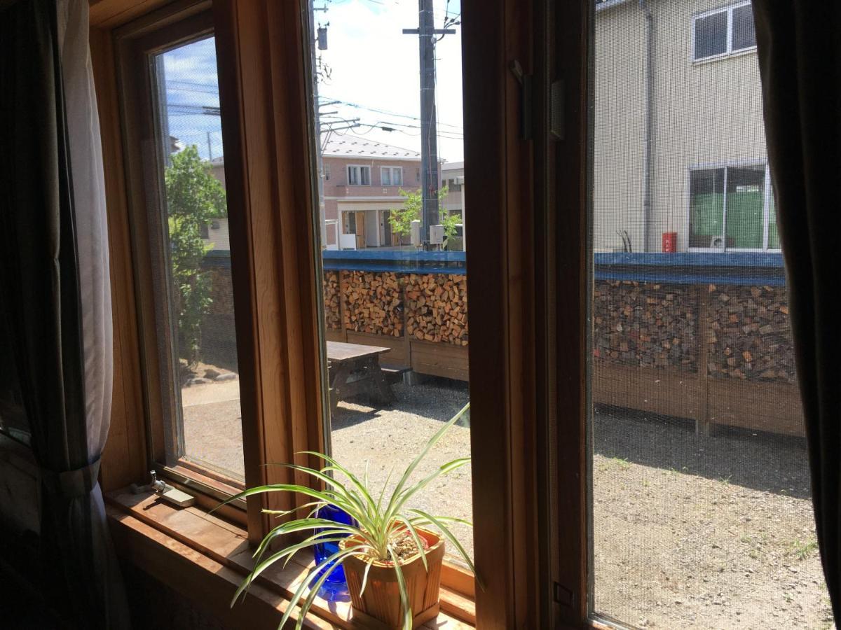 Carrefour Guesthouse カルフール ゲストハウス Toyama Bagian luar foto